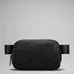 Lululemon Everywhere Belt Bag 1L